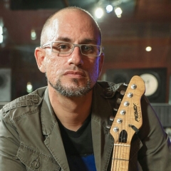 Foto de Emir V., Profesores particulares de guitarra baratos en Martín de la Jara