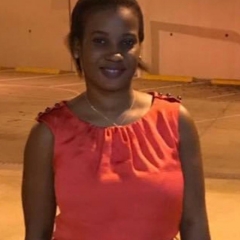 Foto de Flore B., Canguros y niñeras baratos en Sant Martí de Tous