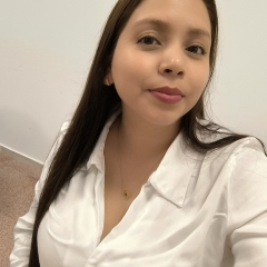 Foto de Nathalia B., Canguros y niñeras baratos en Aigües