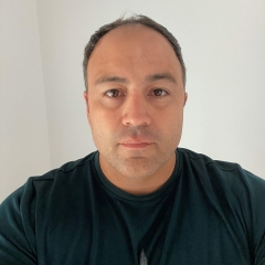 Carlos Adriano R.