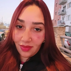 Foto de Nathalie V., Canguros y niñeras baratos en Figueres