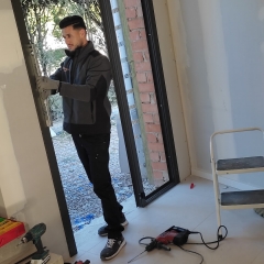 Foto de Mohamed A., Colocar cortinas baratos en Manresa